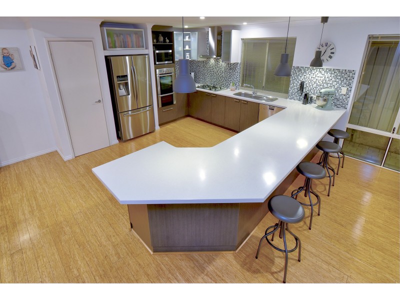 8 Memphis Ridge, Hocking WA 6065