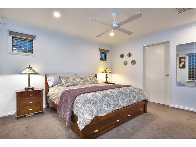 8 Memphis Ridge, Hocking WA 6065