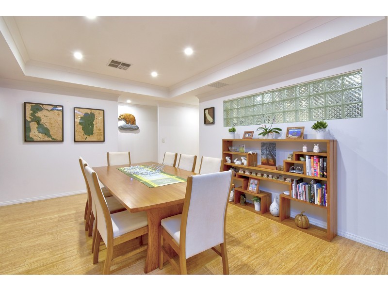 8 Memphis Ridge, Hocking WA 6065