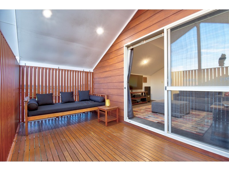 8 Memphis Ridge, Hocking WA 6065