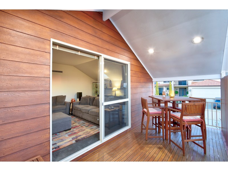 8 Memphis Ridge, Hocking WA 6065