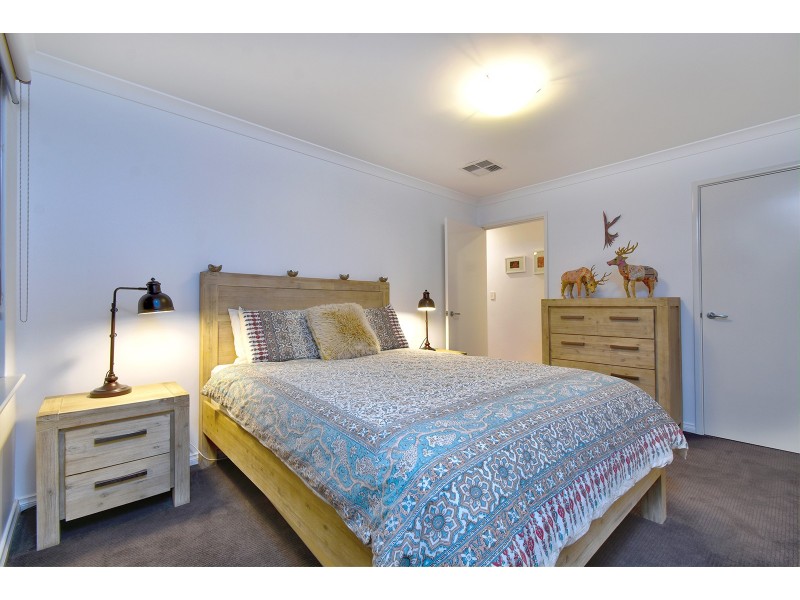 8 Memphis Ridge, Hocking WA 6065