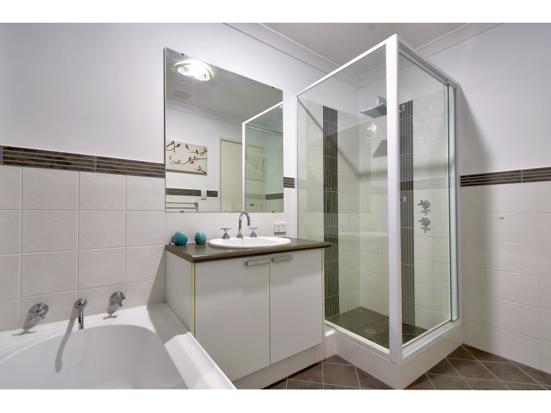 8 Memphis Ridge, Hocking WA 6065