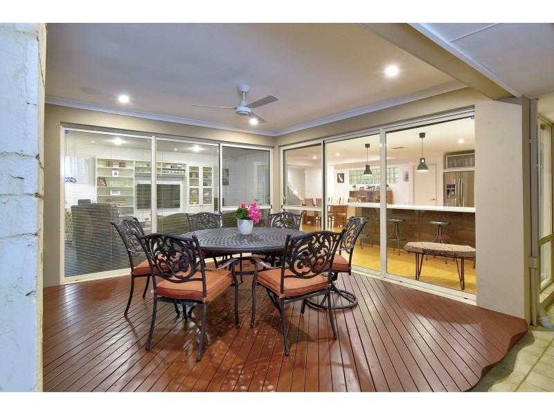 8 Memphis Ridge, Hocking WA 6065