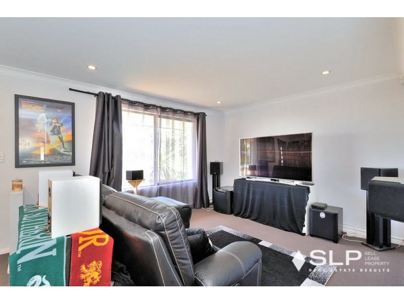 34 Birchmore Gardens, Ellenbrook WA 6069