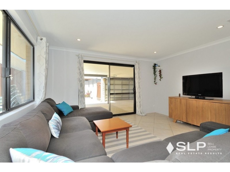 34 Birchmore Gardens, Ellenbrook WA 6069