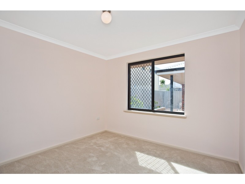 4/11 Crocker Way, Innaloo WA 6018