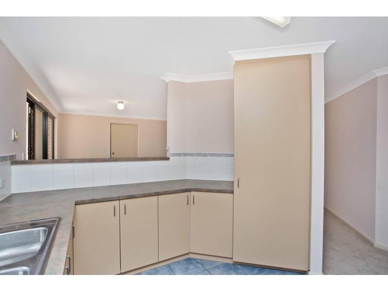 4/11 Crocker Way, Innaloo WA 6018