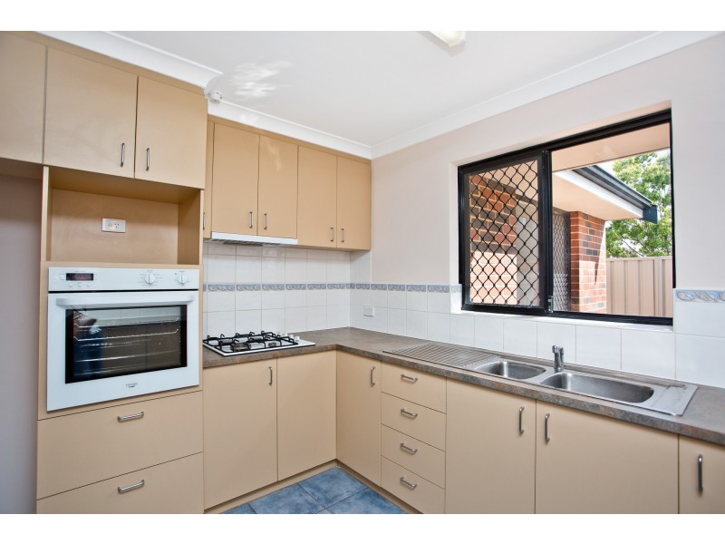 4/11 Crocker Way, Innaloo WA 6018