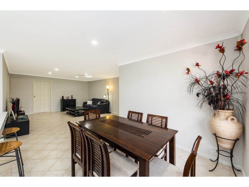 11 Sandringham Promenade, Canning Vale WA 6155