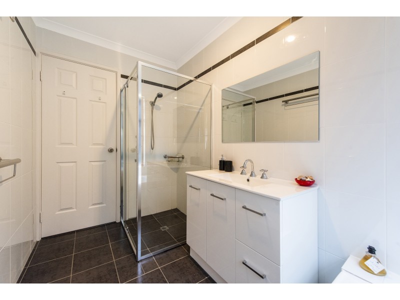 11 Sandringham Promenade, Canning Vale WA 6155