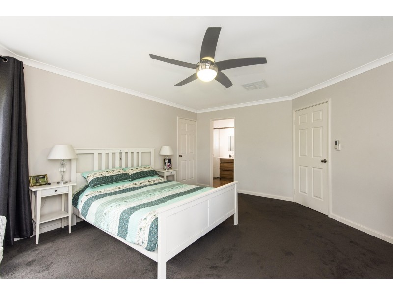 11 Sandringham Promenade, Canning Vale WA 6155