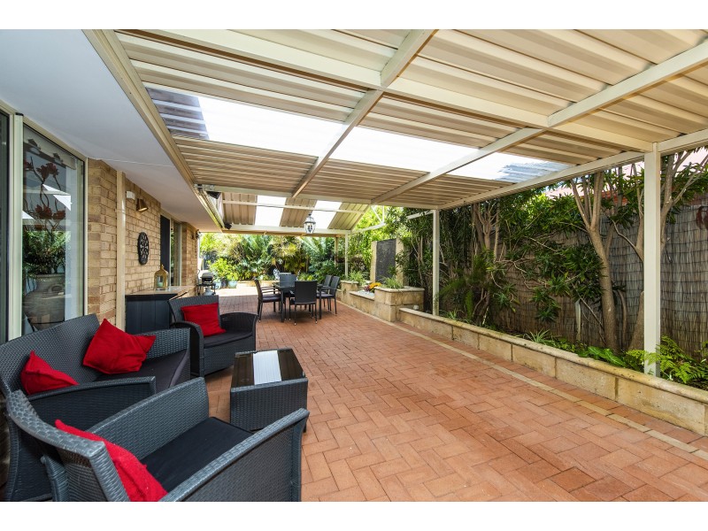 11 Sandringham Promenade, Canning Vale WA 6155