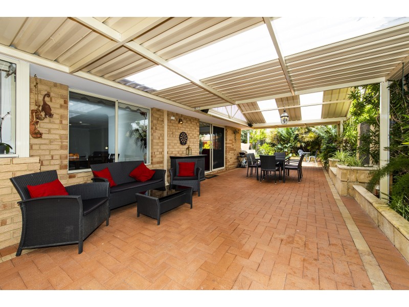 11 Sandringham Promenade, Canning Vale WA 6155