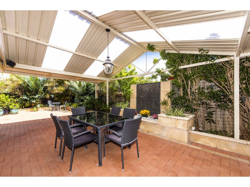 11 Sandringham Promenade, Canning Vale WA 6155