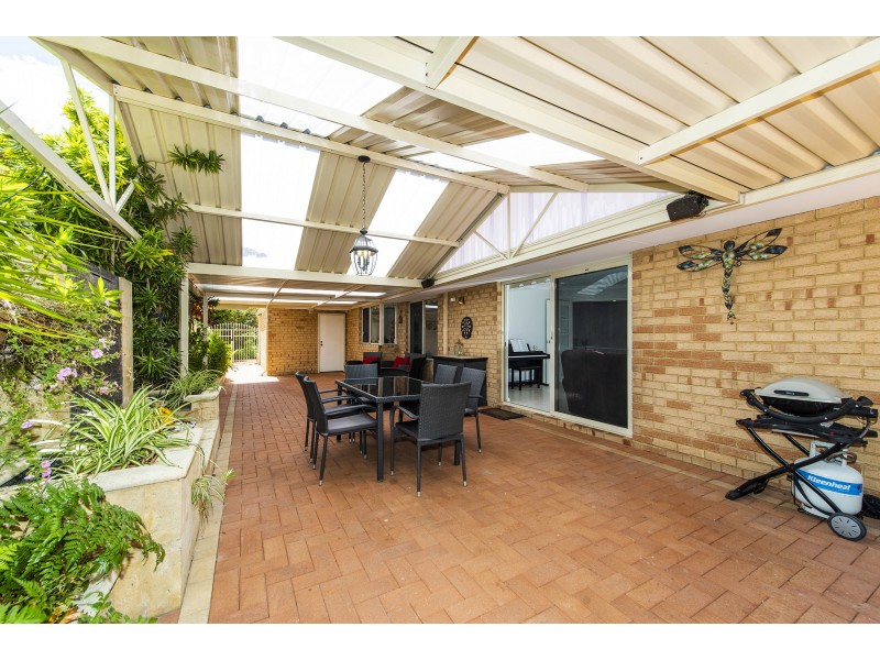 11 Sandringham Promenade, Canning Vale WA 6155