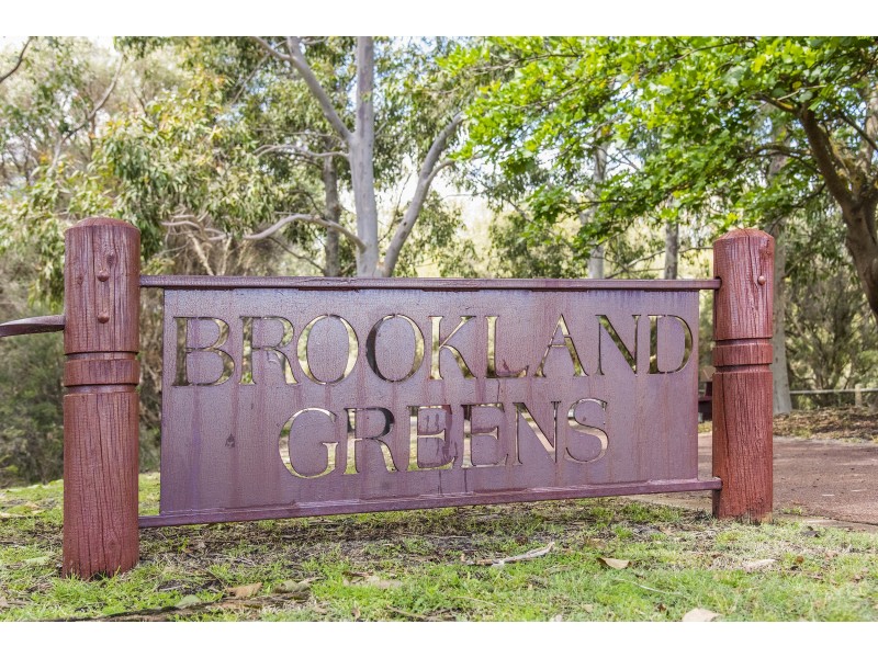 11 Sandringham Promenade, Canning Vale WA 6155