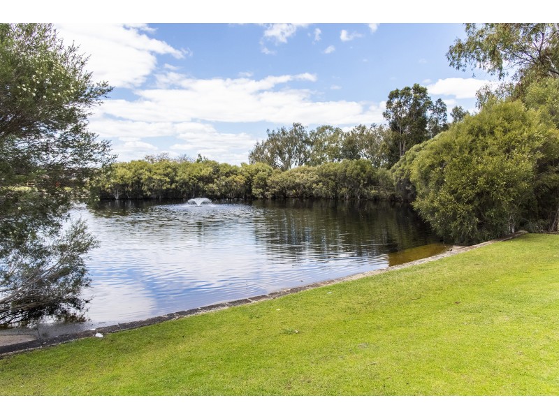 11 Sandringham Promenade, Canning Vale WA 6155