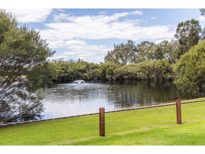 11 Sandringham Promenade, Canning Vale WA 6155