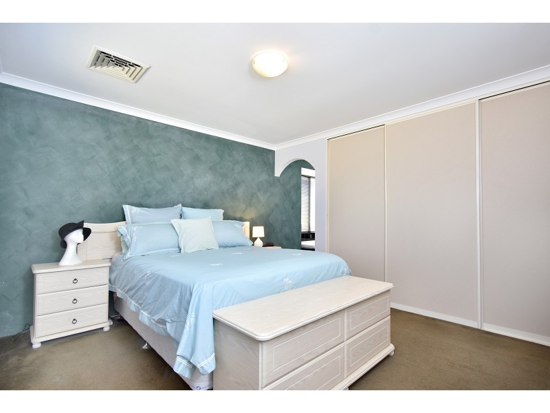 27 Kensington Way, Pearsall WA 6065