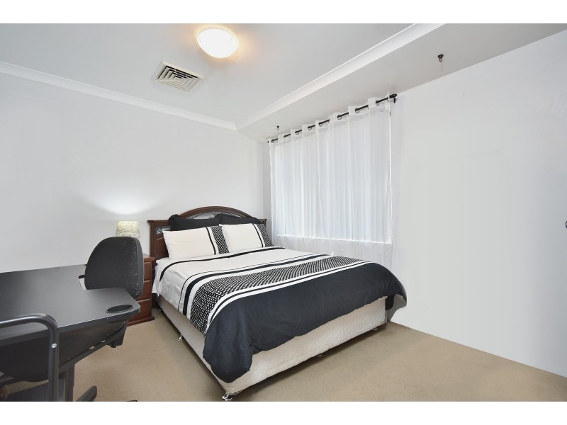 27 Kensington Way, Pearsall WA 6065