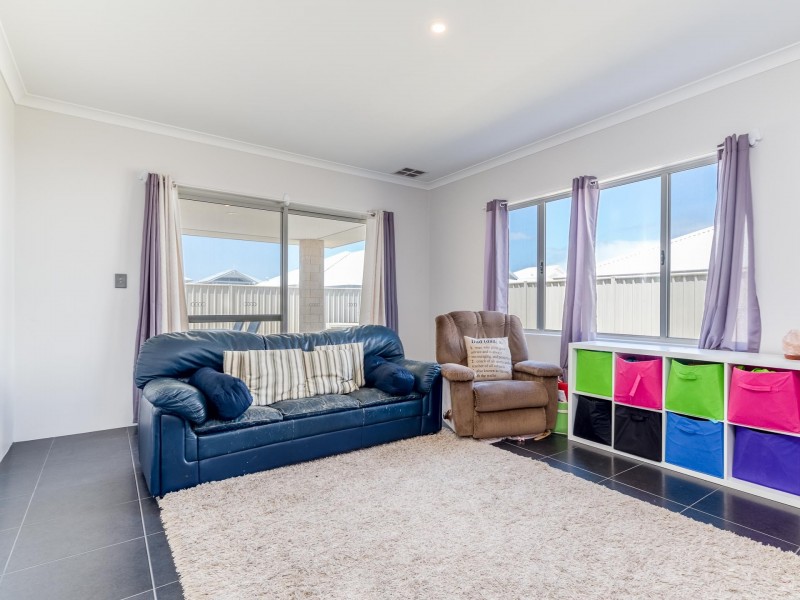 27 Cuttlefish Street, Yanchep WA 6035