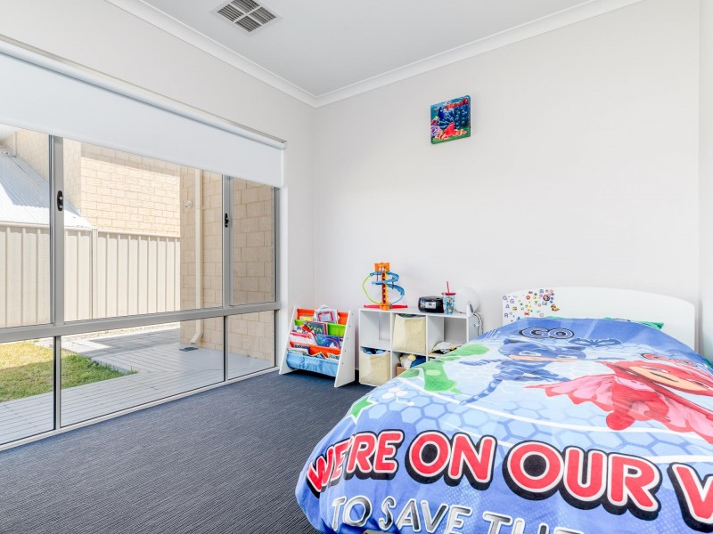 27 Cuttlefish Street, Yanchep WA 6035