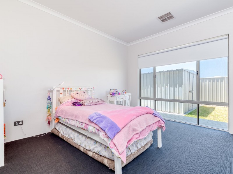 27 Cuttlefish Street, Yanchep WA 6035