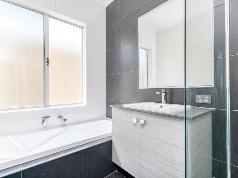 27 Cuttlefish Street, Yanchep WA 6035