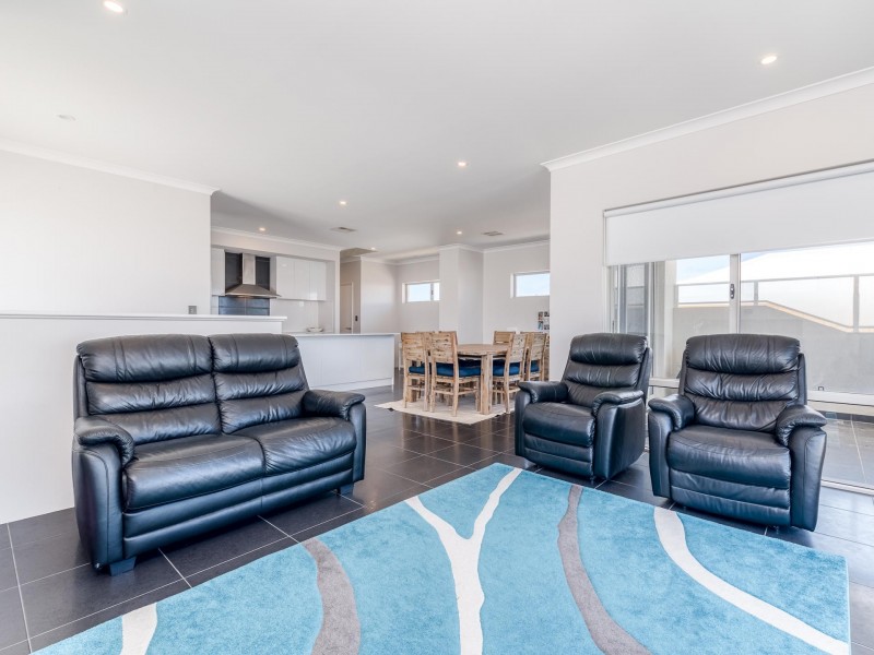 27 Cuttlefish Street, Yanchep WA 6035