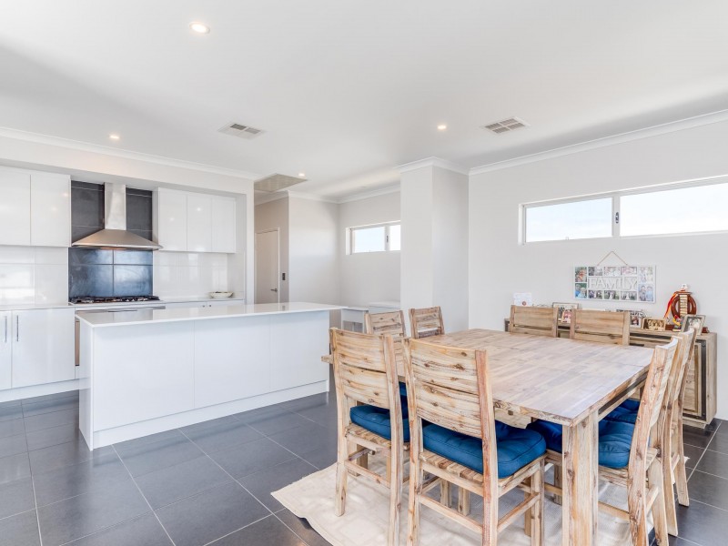 27 Cuttlefish Street, Yanchep WA 6035