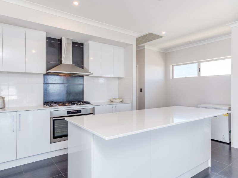 27 Cuttlefish Street, Yanchep WA 6035