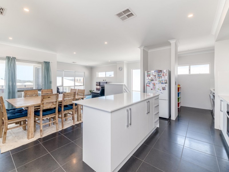 27 Cuttlefish Street, Yanchep WA 6035