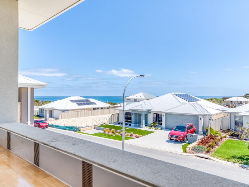27 Cuttlefish Street, Yanchep WA 6035