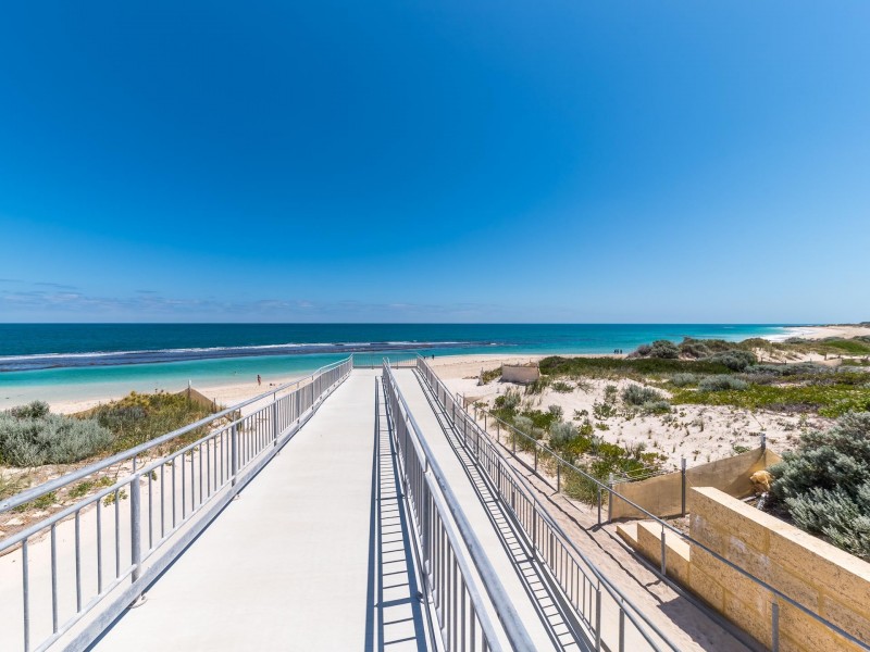 27 Cuttlefish Street, Yanchep WA 6035