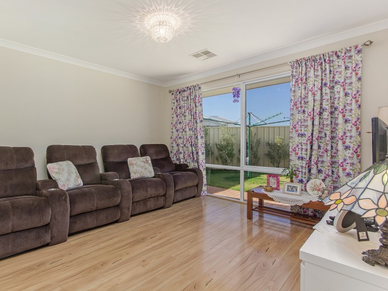 21 Arawatta Loop, Madora Bay WA 6210