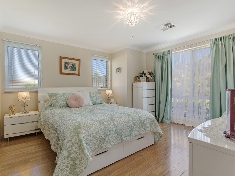 21 Arawatta Loop, Madora Bay WA 6210