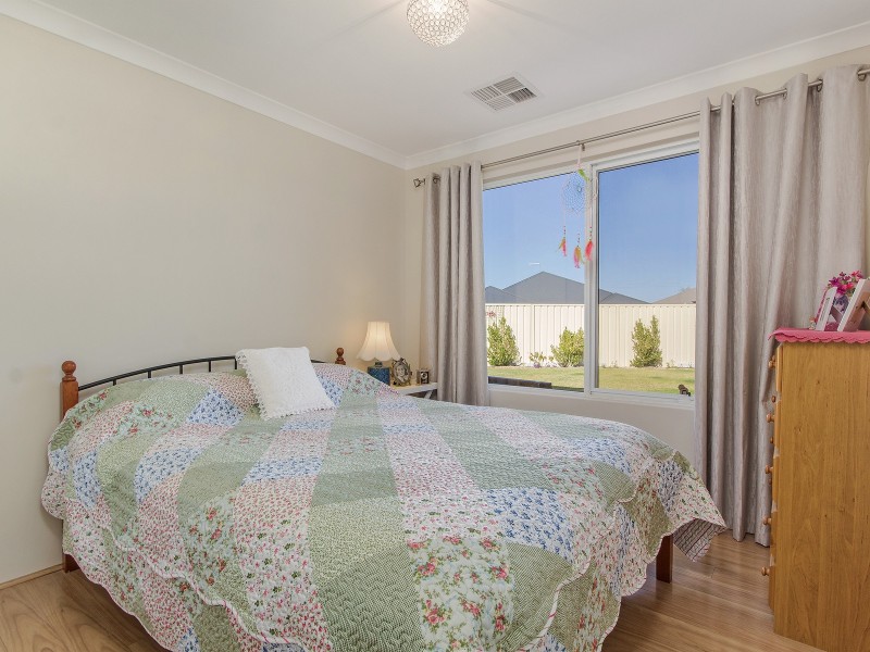 21 Arawatta Loop, Madora Bay WA 6210