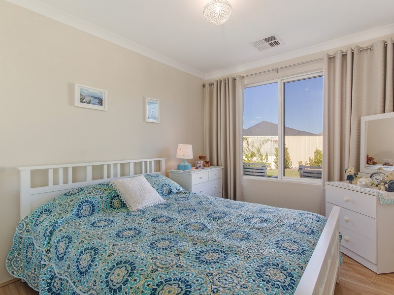 21 Arawatta Loop, Madora Bay WA 6210