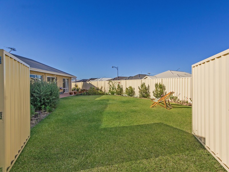 21 Arawatta Loop, Madora Bay WA 6210