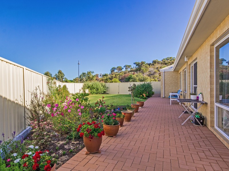 21 Arawatta Loop, Madora Bay WA 6210