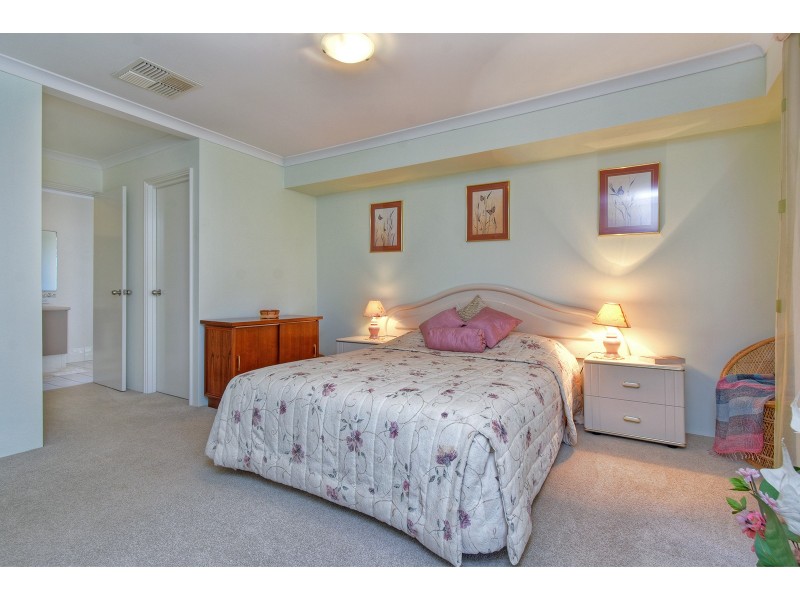 137 Shiraz Boulevard, Pearsall WA 6065