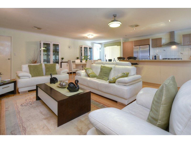 137 Shiraz Boulevard, Pearsall WA 6065