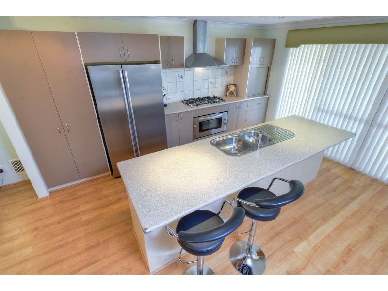 137 Shiraz Boulevard, Pearsall WA 6065