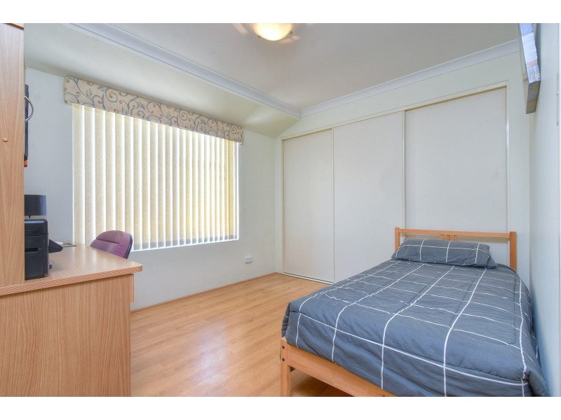 137 Shiraz Boulevard, Pearsall WA 6065