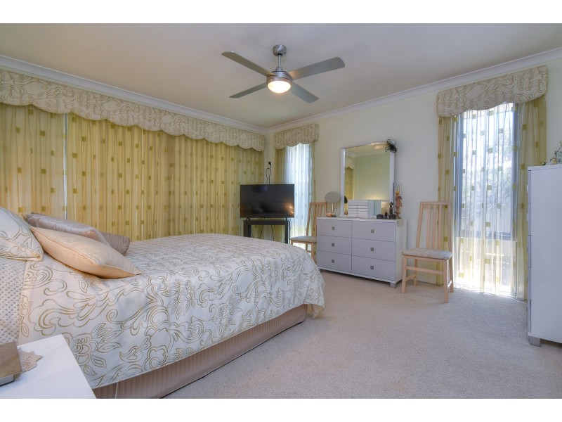 137 Shiraz Boulevard, Pearsall WA 6065