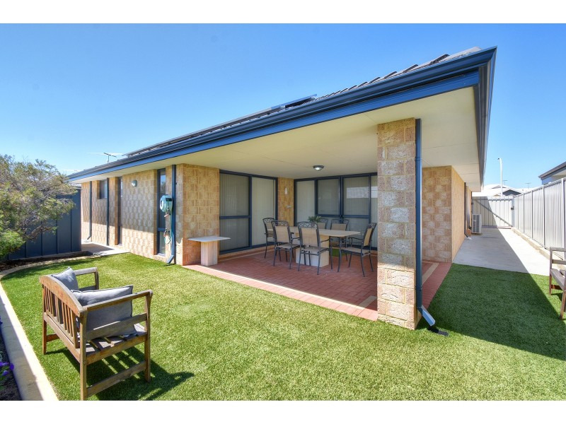 137 Shiraz Boulevard, Pearsall WA 6065