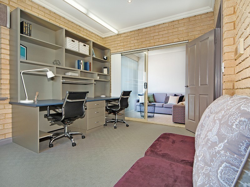 8 Saw Road, Kardinya WA 6163