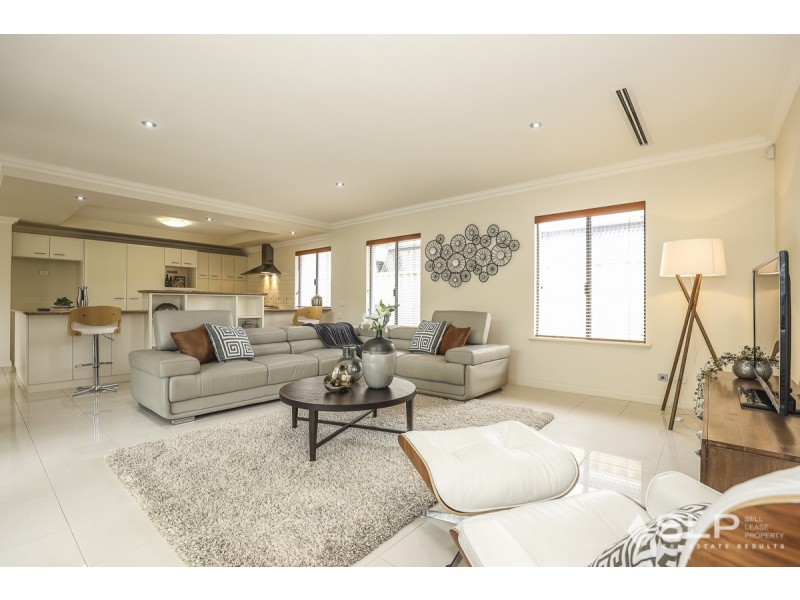 75 Candella Square, Stirling WA 6021