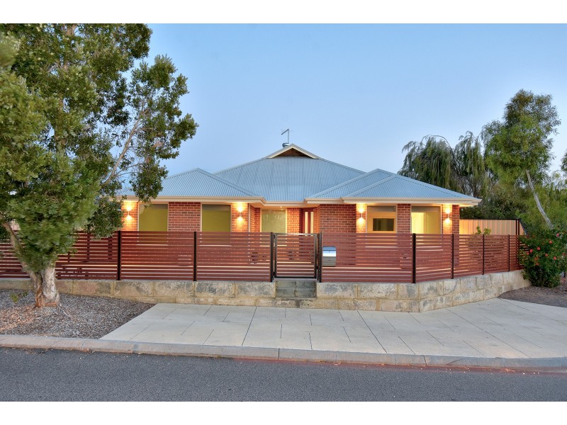 22 Willeroo Chase, Carramar WA 6031